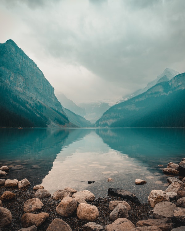 湖水山景图片素材